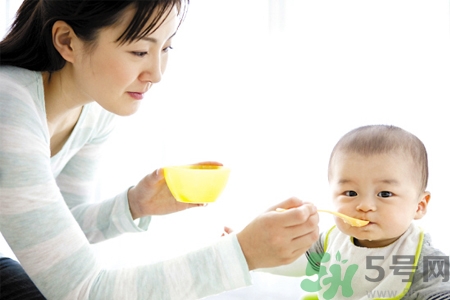母乳不足的原因是什么？母乳不足怎么辦？