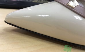 valentino鞋子真假怎么辨別?華倫天奴鉚釘鞋真假對比圖 valentino鞋子真假怎么辨別?華倫天奴鉚釘鞋真假對比圖