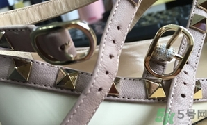 valentino鞋子真假怎么辨別?華倫天奴鉚釘鞋真假對比圖 valentino鞋子真假怎么辨別?華倫天奴鉚釘鞋真假對比圖