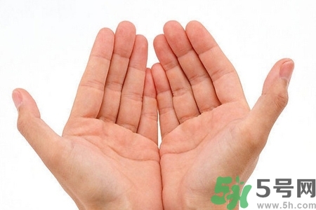 手干裂可以吃維生素嗎？手干裂吃什么樣的維生素？