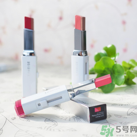 蘭芝雙色口紅哪個(gè)顏色好看？蘭芝雙色口紅怎么涂？
