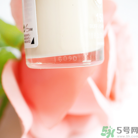 revlon露華濃粉底液怎么樣？露華濃粉底液色號選擇與試色