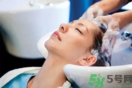 孕婦秋季洗頭多久一次？孕期洗頭一周幾次最好？