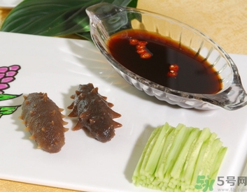海參可以和雞蛋一起吃嗎？海參可以和雞一起煲湯嗎？