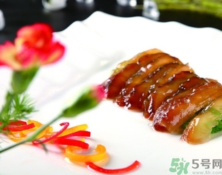 海參可以和牛奶一起吃嗎？吃完海參可以喝牛奶嗎？