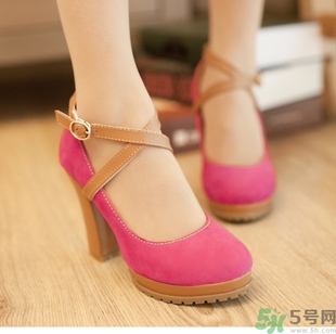 十月份穿什么鞋子？10月鞋子搭配