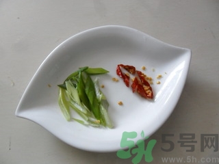 韭黃是怎么長出來的？韭黃是怎么種出來的？