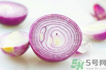 吃洋蔥的好處和壞處是什么？吃洋蔥可以降血糖嗎？
