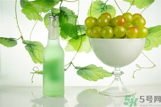 葡萄和蘋果可以一起吃嗎？葡萄和蘋果可以一起榨汁嗎？