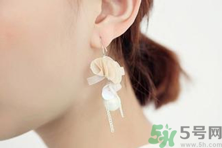 耳洞發(fā)炎流膿怎么辦？耳洞紅腫癢怎么辦？