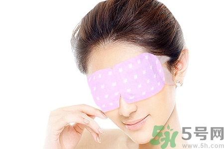 戴隱形眼鏡能用蒸汽眼罩嗎？使用蒸汽眼罩可以擦眼霜嗎？