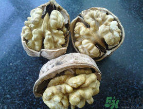 新鮮核桃能冷凍嗎？新鮮核桃能放冰箱嗎？