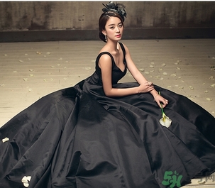 結(jié)婚可以穿黑襯衫嗎？參加婚禮可以穿黑色衣服嗎？