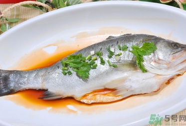 鱸魚和南瓜可以一起吃嗎？鱸魚和南瓜一起吃會中毒嗎？