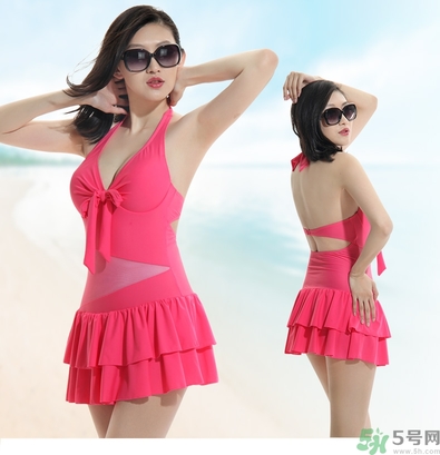 泡溫泉穿什么衣服？泡溫泉穿什么樣的泳衣？