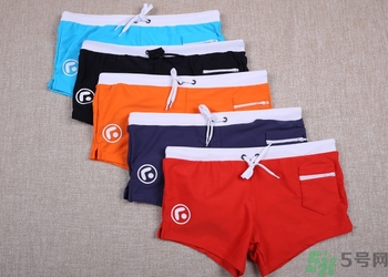 泡溫泉穿什么衣服？泡溫泉穿什么樣的泳衣？