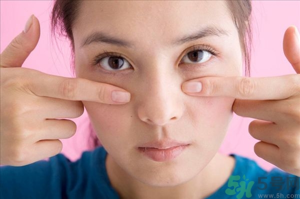 天生腫眼泡怎么消除？天生腫眼泡怎么辦？
