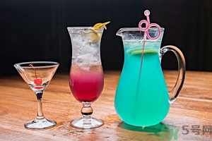 蘇打水可以喝嗎？小蘇打能吃嗎？