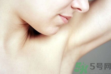 女生幾歲腋下開(kāi)始長(zhǎng)毛？腋毛有什么作用？