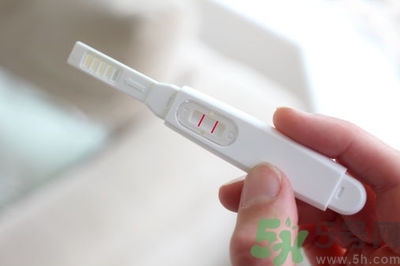 受孕成功后有什么癥狀？早孕試紙一深一淺是懷孕了嗎？
