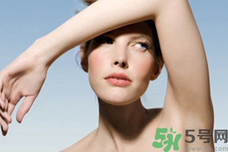 腋毛為什么會變色？腋毛上有白色附著物怎么回事？