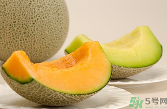 哈密瓜吃多了會怎么樣？哈密瓜吃多了會上火嗎？