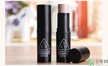 3ce高光棒真假怎么辨別?3ce高光棒真假對(duì)比圖 3ce高光棒真假怎么辨別?3ce高光棒真假對(duì)比圖