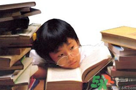 熬夜對(duì)青少年有什么影響？熬夜對(duì)青少年的危害是什么？