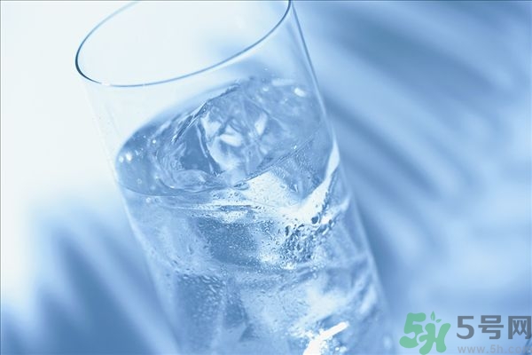 皮膚太干燥怎么辦？皮膚太干燥補水最好的方法如下