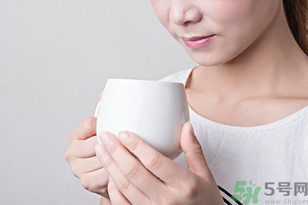 皮膚太干燥怎么辦？皮膚太干燥補水最好的方法如下