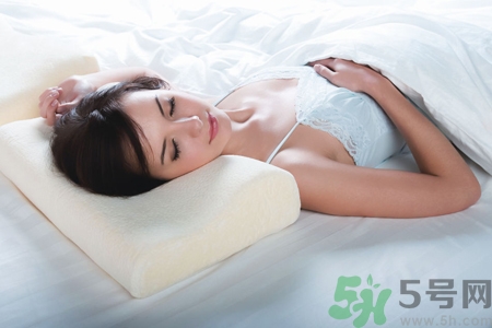懷孕初期應(yīng)注意什么？懷孕初期吃什么好？