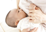 母乳喂養(yǎng)的好處有哪些？母乳喂養(yǎng)怎么知道寶寶吃飽了沒？