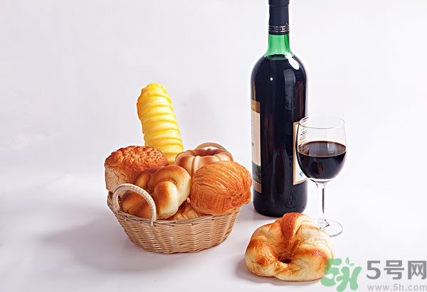 葡萄酒不能和什么一起吃？葡萄酒和什么食物相克？