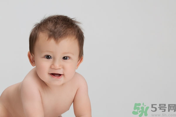 寶寶掉頭發(fā)是什么原因？寶寶掉頭發(fā)是怎么回事？