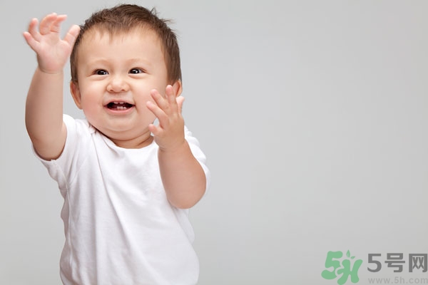 寶寶掉頭發(fā)是什么原因？寶寶掉頭發(fā)是怎么回事？