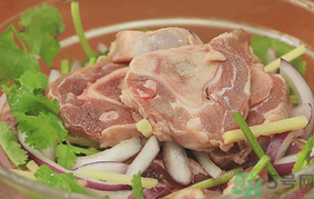 秋天可以吃羊肉嗎？秋天適合吃羊肉嗎？