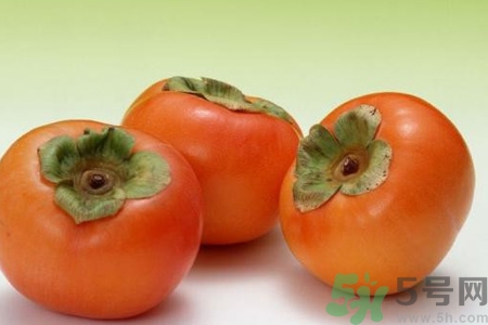 脆柿子的熱量是多少？柿子的熱量是多少？