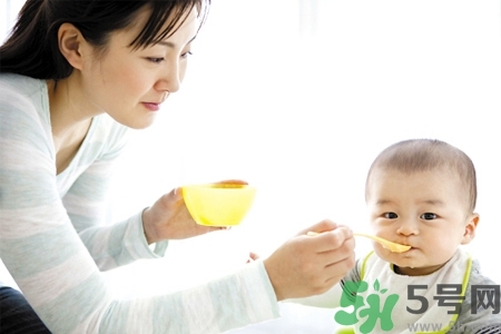 寶寶不吃藥可以加在奶里面嗎？寶寶不吃藥怎么喂比較好？