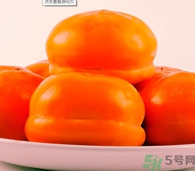 吃柿子后多久可以吃螃蟹？吃柿子后吃螃蟹會(huì)怎樣？