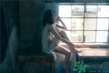 處女第一次緊張怎么辦？處女第一次都會出血嗎？