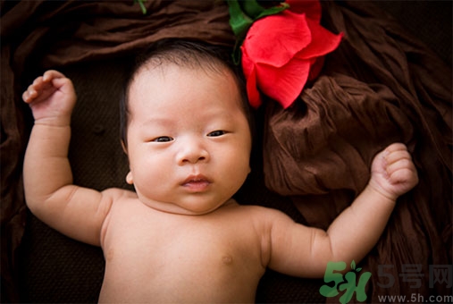 濕疹和痱子一樣嗎？濕疹和痱子有甚么區(qū)別？