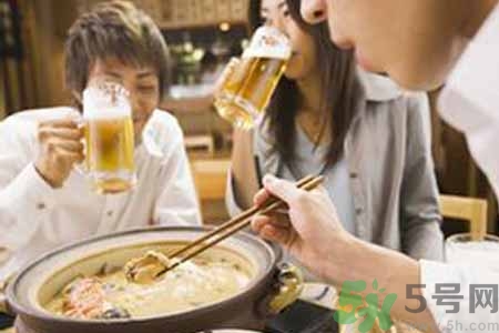 吃火鍋能喝啤酒嗎？吃火鍋喝啤酒對身體好嗎？
