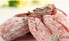 柿餅上的白霜是果肉里折出的什么糖？柿餅上的白霜是什么糖？