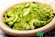 新鮮苦瓜片和干苦瓜片泡水哪個好？苦瓜片泡水喝的功效