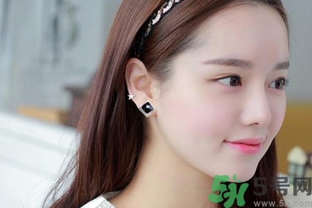打耳洞的注意事項有哪些？女生打耳洞前需要注意什么？