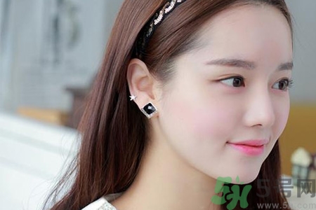 去醫(yī)院打耳洞掛什么科？去醫(yī)院打激光耳洞多少錢？