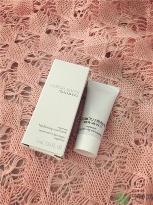 阿瑪尼黑鑰匙至臻奐顏精華乳怎么樣？阿瑪尼黑鑰匙精華乳好用嗎？