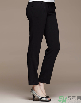 黑色褲子粘毛怎么辦？黑色褲子為什么會(huì)粘毛？