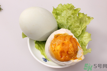 鴨蛋不能和什么一起吃？鴨蛋不能與什么食物同食？