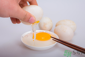 雞蛋和鴨蛋可以一起吃嗎？雞蛋和鴨蛋可以一起炒嗎？